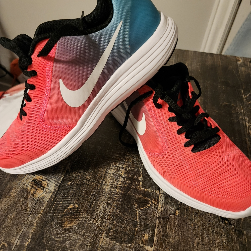 Nike Revolution 4 Women 6.5Y Coral Pink Blue Running Sneakers